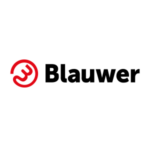 Logotyp med röd ikon och svart text "Blauwer"