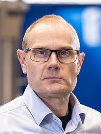 Michael_Gunnarsson_Centramec Profilbild von Michael Gunnarsson in einem hellblauen Hemd.