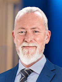Jens_Hemming_Centramec Profilbild von Jens Hemming in einem blauen Hemd.