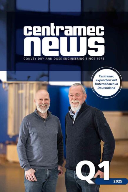 Centramec News_Q1_250123_DE Titelbild der Centramec News Q1 2025. Tobias Myrberg und Jens Hemming lächeln in die Kamera. Rundes Feld mit dem Text „Centramec expandiert mit Unternehmen in Deutschland“.